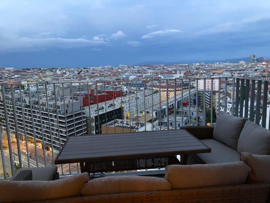Stunning View Over Vienna In City Center Διαμέρισμα Εξωτερικό φωτογραφία